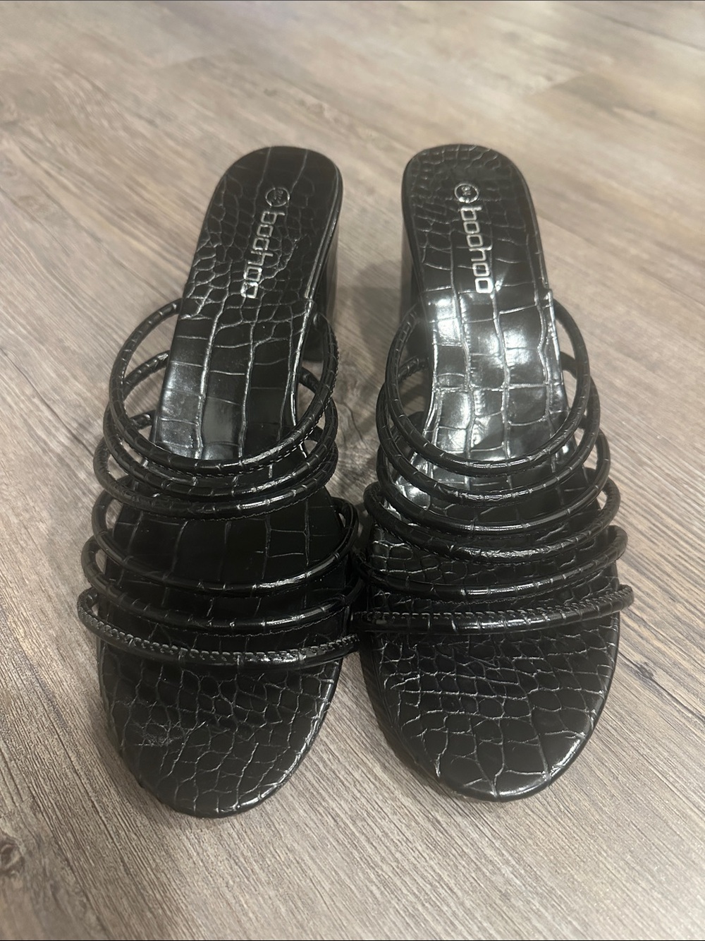 boohoo Black Croc-Embossed Multi-Strap Slide Mules